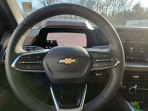 New 2025 Chevrolet Suburban High Country w/ LPO, Illumination Package image 15