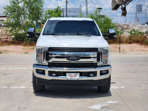 Used 2017 Ford F250 XLT w/ XLT Premium Package AWD/4WD image 6