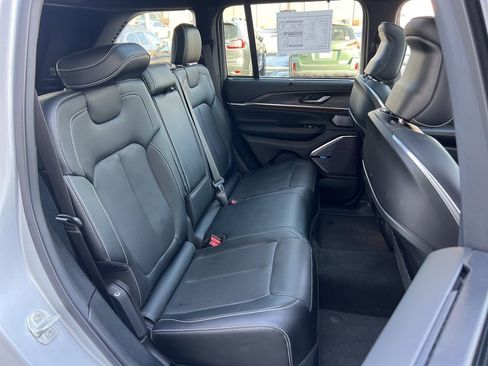 New 2024 Jeep Grand Cherokee Overland w/ Luxury Tech Group IV image 27