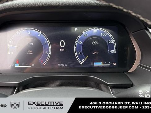 Used 2023 Jeep Grand Cherokee Altitude AWD/4WD image 15