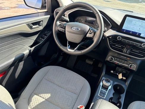Used 2022 Ford Escape SE w/ SE Sport Appearance Package AWD/4WD image 19