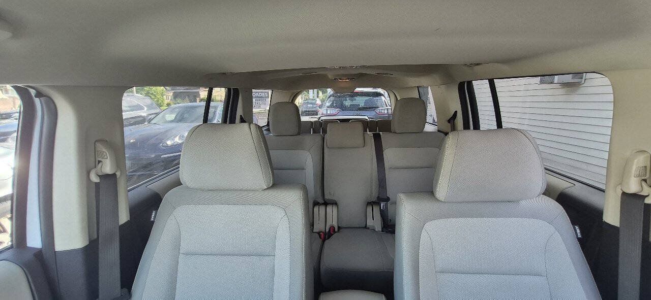 Used 2018 Ford Flex SE FWD image 28