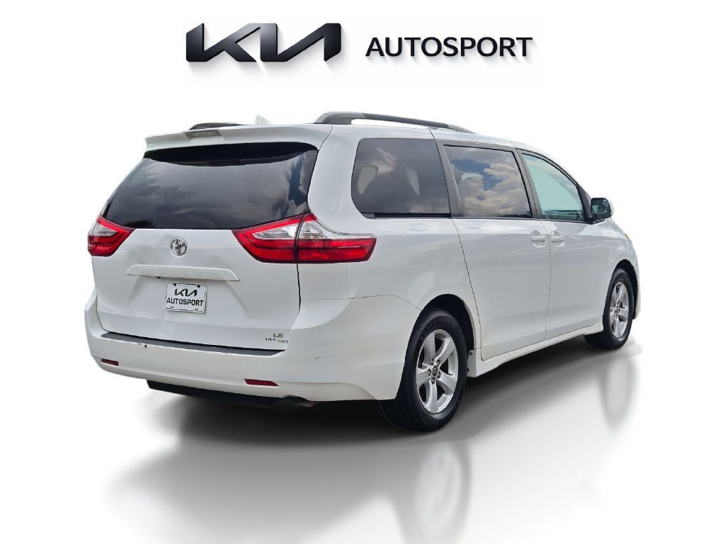 Used 2018 Toyota Sienna LE FWD image 6