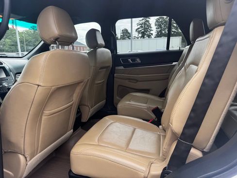 Used 2016 Ford Explorer Limited w/ Equipment Group 301A AWD/4WD image 11