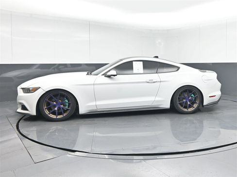 Used 2016 Ford Mustang Premium RWD image 8