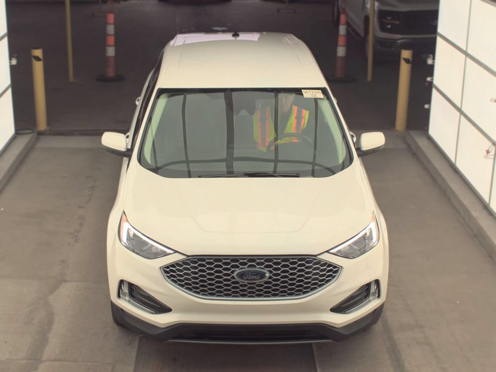 Used 2023 Ford Edge SEL w/ Convenience Package AWD/4WD image 2