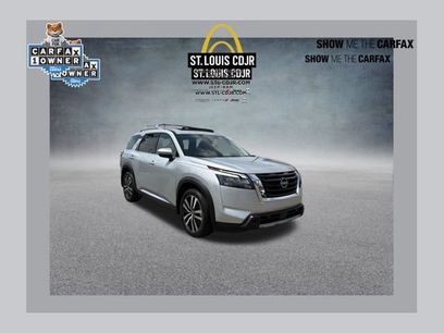 Used 2025 Nissan Pathfinder Platinum w/ Cargo Package