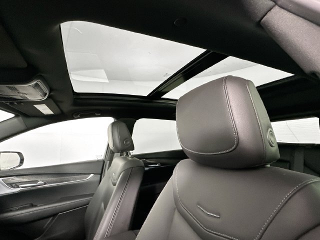 Used 2024 Cadillac XT5 Sportv w/ Technology Package AWD/4WD image 21