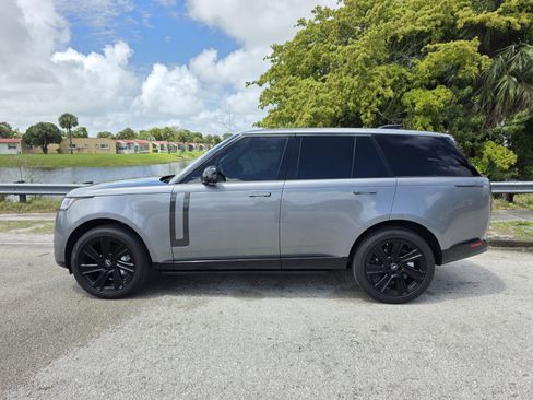 Certified 2023 Land Rover Range Rover SE image 7