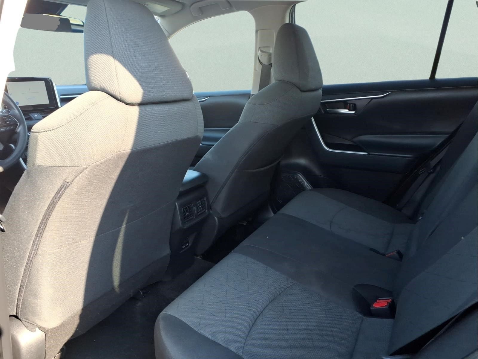 Used 2024 Toyota RAV4 XLE FWD image 21