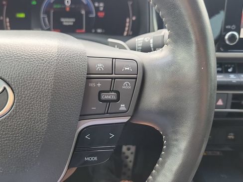 Used 2025 Toyota Camry SE w/ Convenience Package FWD image 21