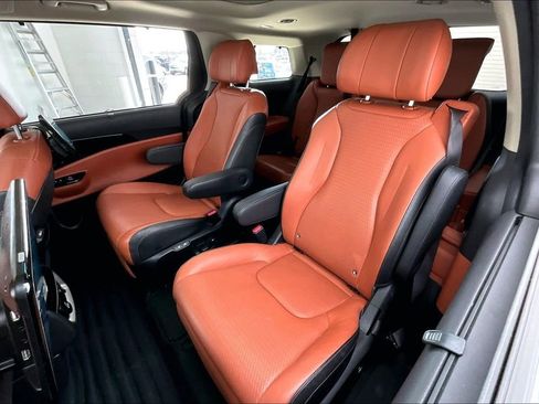 Used 2022 Kia Carnival SX Prestige image 34