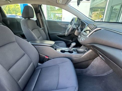 Used 2023 Chevrolet Malibu LT FWD image 19