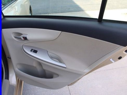 Used 2011 Toyota Corolla LE image 20