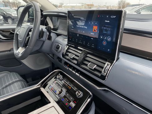 Used 2024 Lincoln Navigator L Black Label image 17