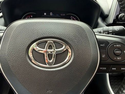 Used 2023 Toyota RAV4 XLE Premium AWD/4WD image 27
