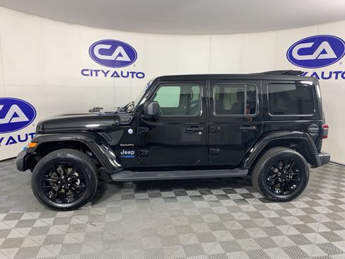 Used 2022 Jeep Wrangler Unlimited Sahara w/ Cold Weather Group AWD/4WD image 6
