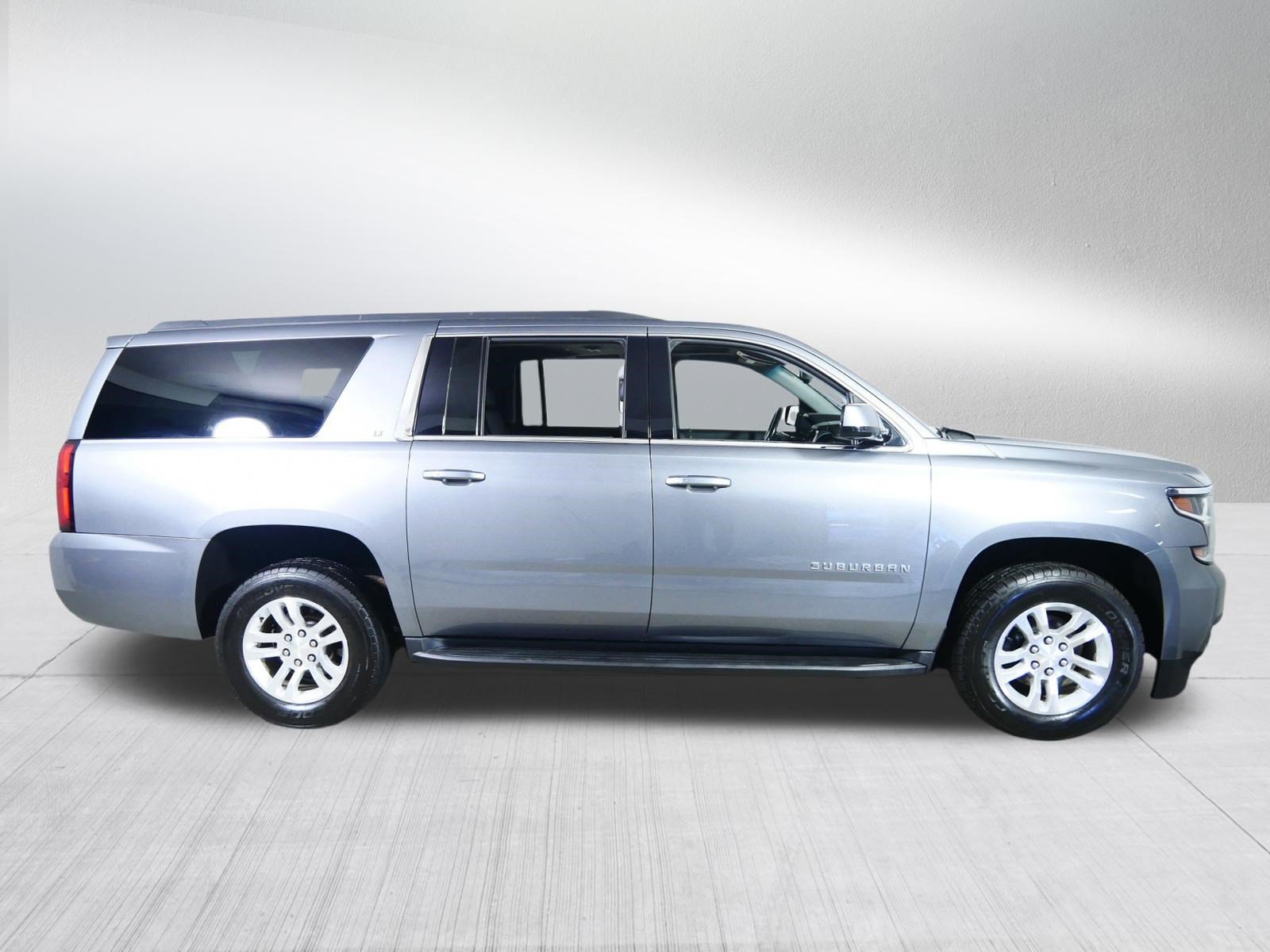 Used 2020 Chevrolet Suburban LT w/ Luxury Package AWD/4WD image 8