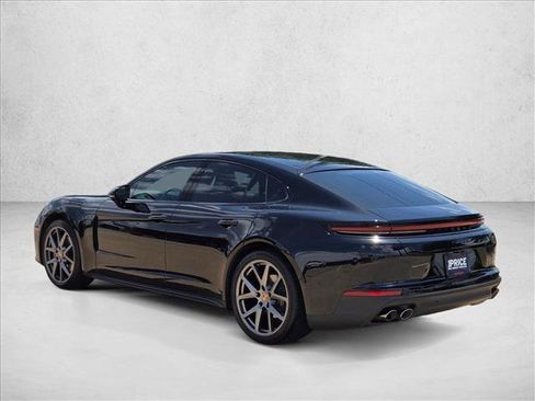 Used 2025 Porsche Panamera image 8