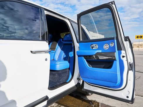 Used 2023 Rolls-Royce Cullinan Black Badge w/ Driver's Package image 26