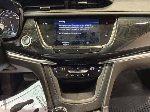 Used 2021 Cadillac XT6 Premium Luxury AWD/4WD image 19