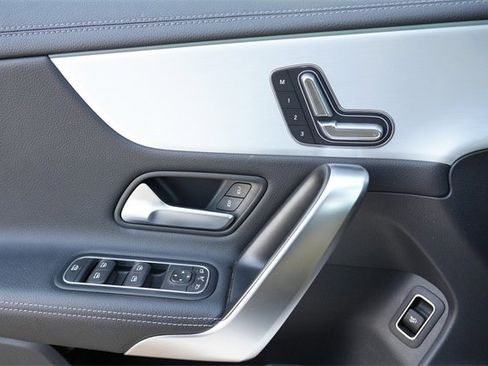 Used 2025 Mercedes-Benz CLA 250 image 19