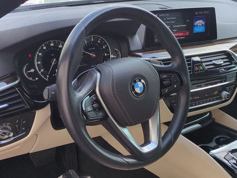 Used 2019 BMW 530i w/ Convenience Package RWD image 18