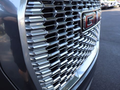 Used 2022 GMC Yukon Denali AWD/4WD image 15