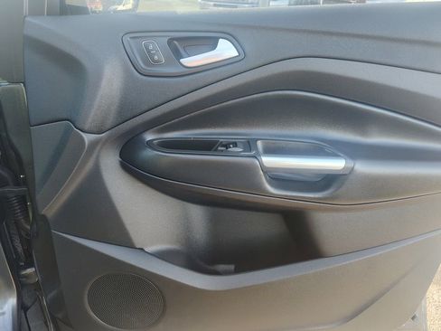 Certified 2018 Ford Escape SE image 30