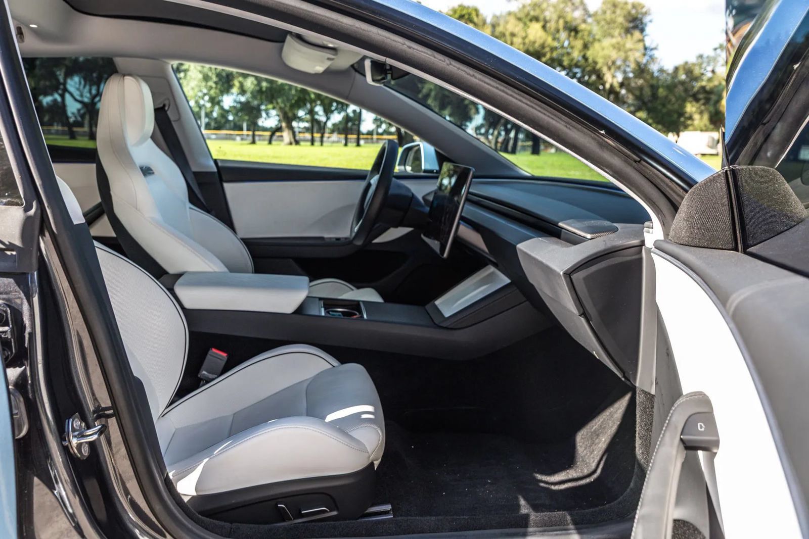 Used 2024 Tesla Model 3 Performance AWD/4WD image 27