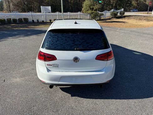 Used 2017 Volkswagen GTI SE image 5