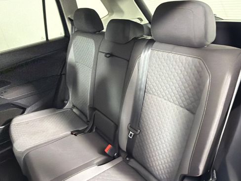 Used 2018 Volkswagen Tiguan S AWD/4WD image 16