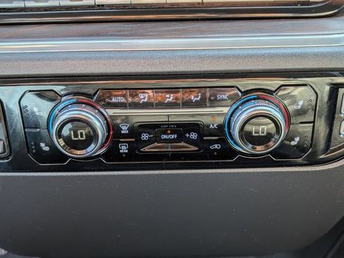 Used 2025 GMC Sierra 1500 SLT image 21