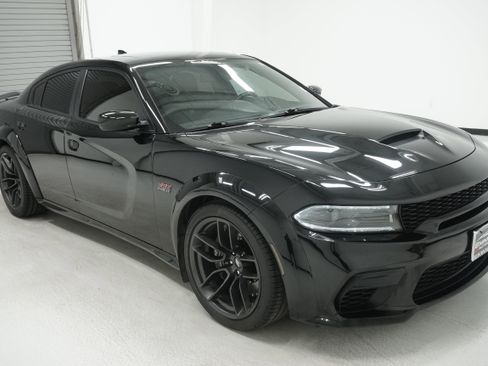 Used 2022 Dodge Charger Scat Pack RWD image 3