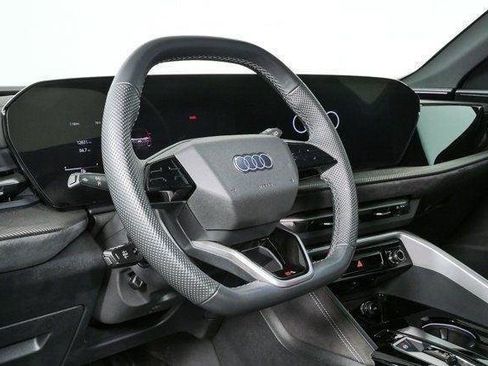 Used 2025 Audi SQ5 Premium Plus w/ Premium Plus Package AWD/4WD image 3