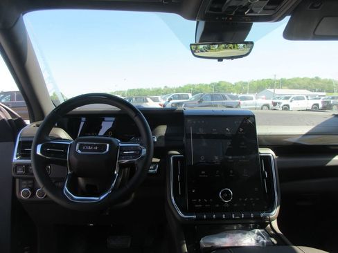 New 2026 GMC Yukon Elevation AWD/4WD image 16