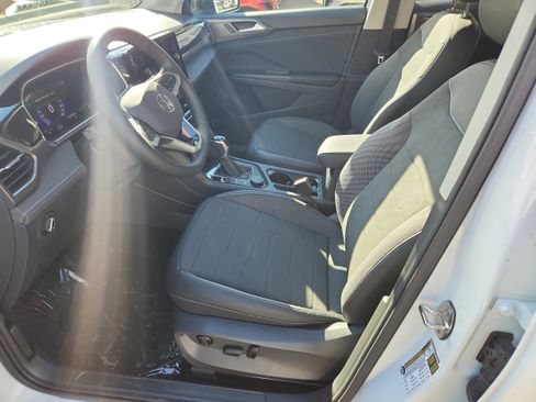 New 2026 Volkswagen Taos SE image 16