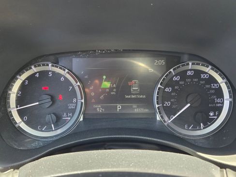 Used 2023 Toyota Highlander LE AWD/4WD image 20