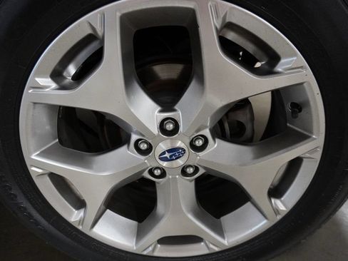 Used 2017 Subaru Forester 2.5i Touring AWD/4WD image 6