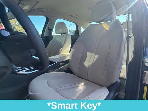 Used 2022 Hyundai Sonata SEL image 16