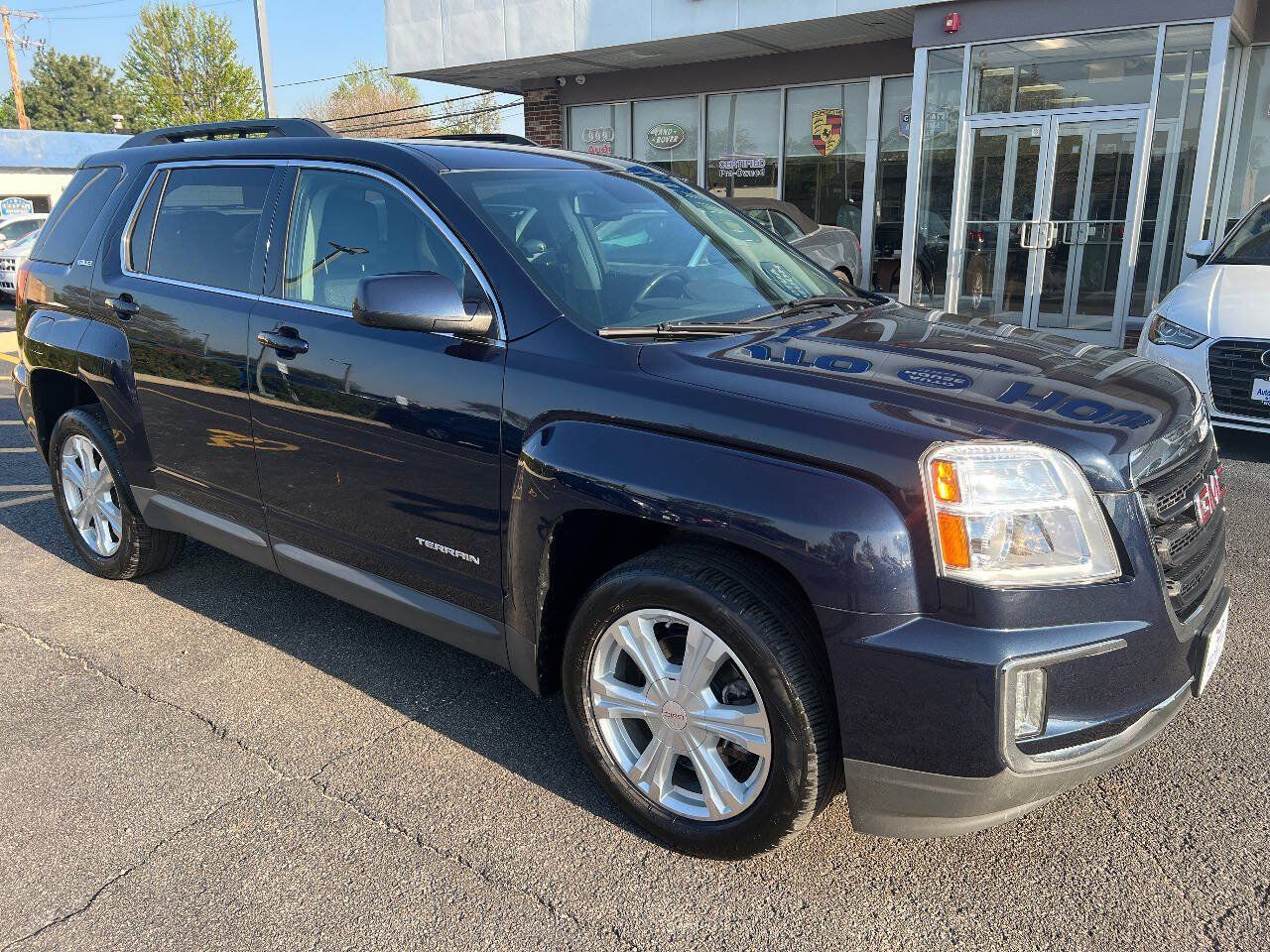 Used 2017 GMC Terrain SLE w/ Convenience Package AWD/4WD image 4