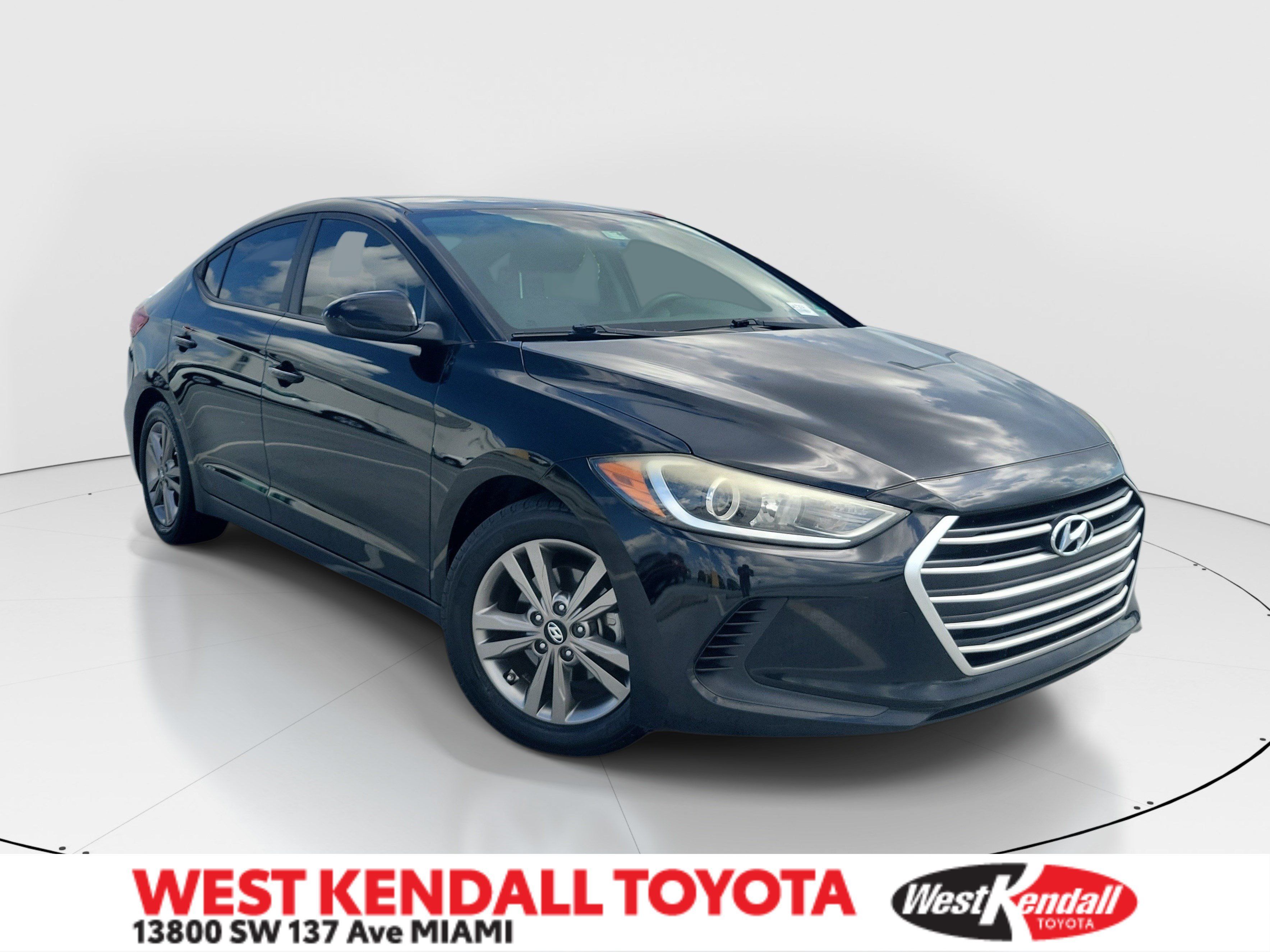 Used 2017 Hyundai Elantra SE FWD image 1