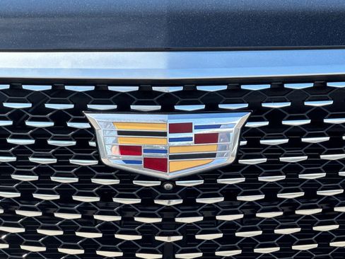 Used 2023 Cadillac Escalade Premium Luxury image 44