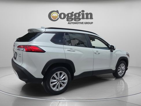 Used 2023 Toyota Corolla Cross LE AWD/4WD image 5