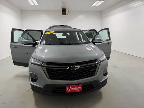 Used 2023 Chevrolet Traverse RS w/ LPO, Cargo Package AWD/4WD image 9