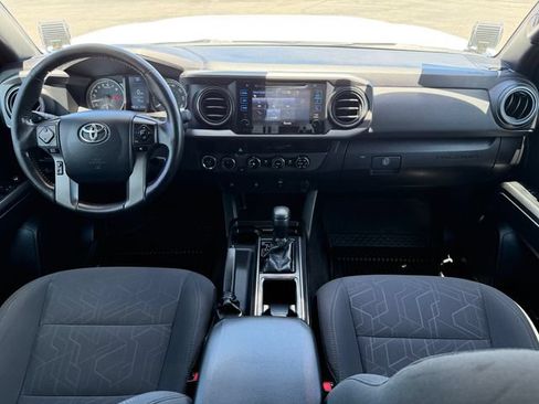 Used 2017 Toyota Tacoma TRD Off-Road w/ Tow Package (A/T) AWD/4WD image 16