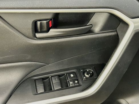 Used 2021 Toyota RAV4 LE w/ Carpet Mat Package (TMS) image 18