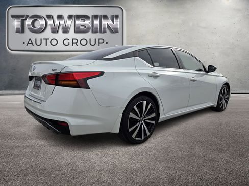 Used 2021 Nissan Altima 2.5 SR w/ SR Premium Package image 4