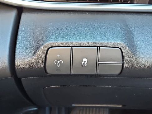 Certified 2024 Hyundai Elantra SEL w/ Convenience Package image 25