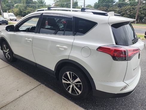 Used 2018 Toyota RAV4 XLE w/ Plus Extra Value Package AWD/4WD image 4